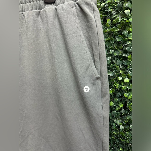 NWT Baleaf | Capri Pant - Picture 4 of 9